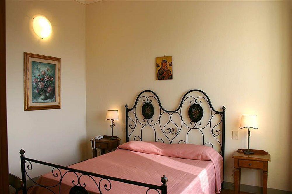 Hotel Oasi Neumann Cortona Exterior foto